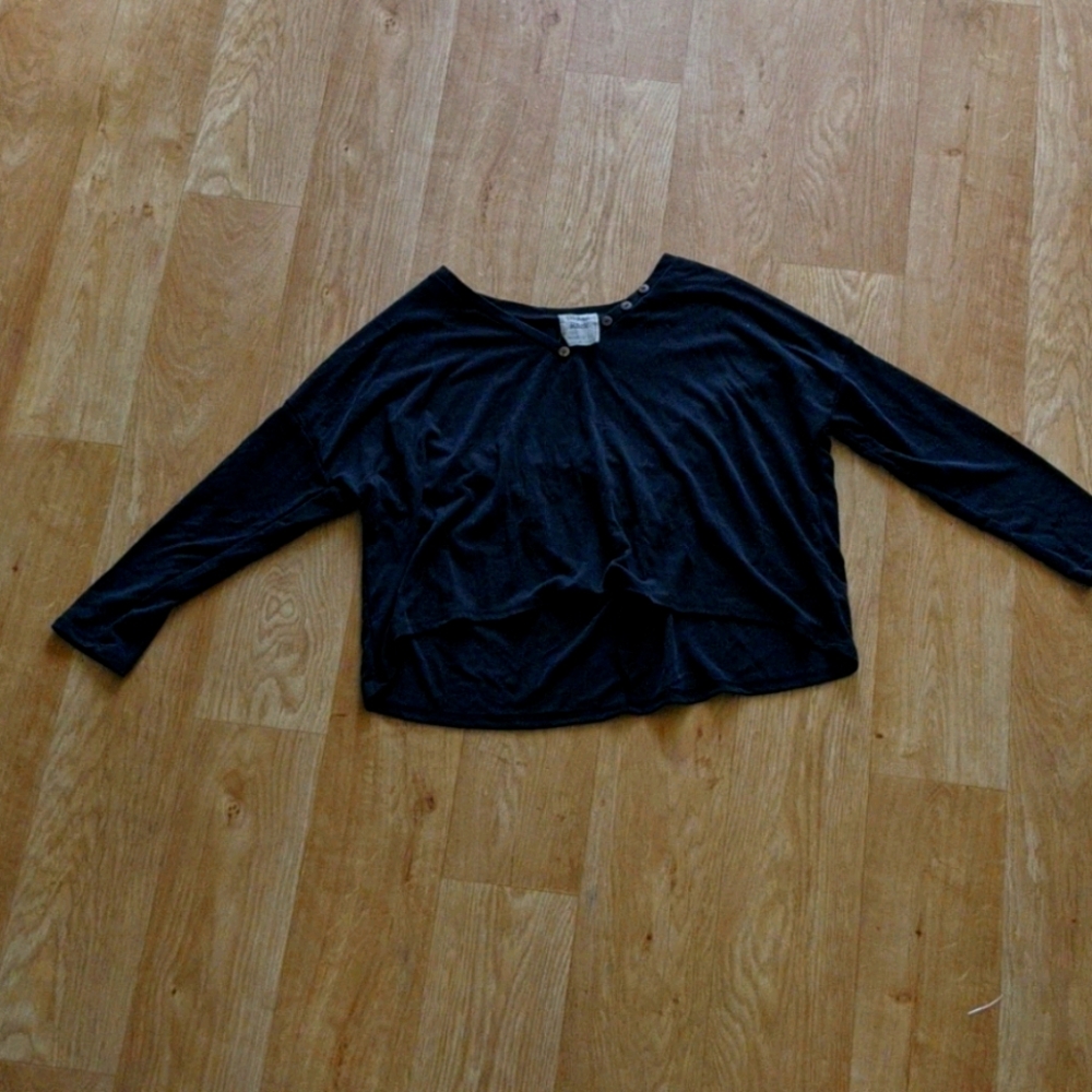 Grey long sleeved crop top